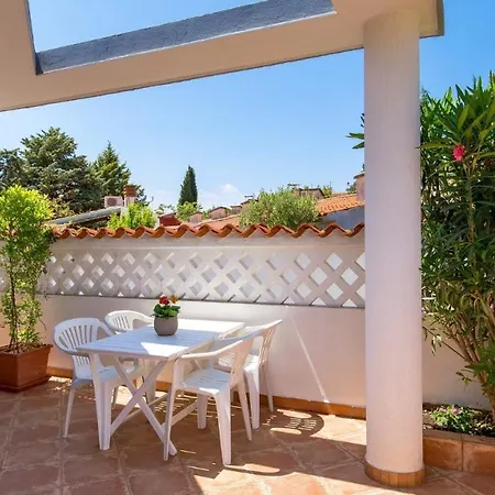 Rona Lavanda And Lipa *