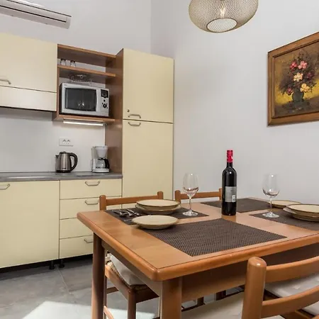 Appartement Rona Lavanda And Lipa *