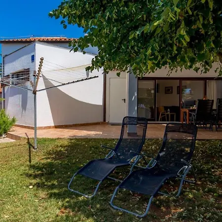 Rona Lavanda And Lipa