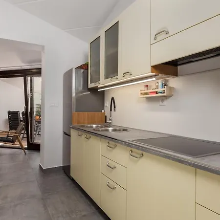 Appartement Rona Lavanda And Lipa