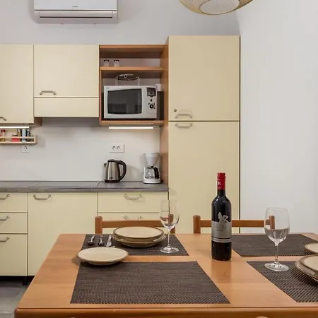 Rona Lavanda And Lipa Appartement